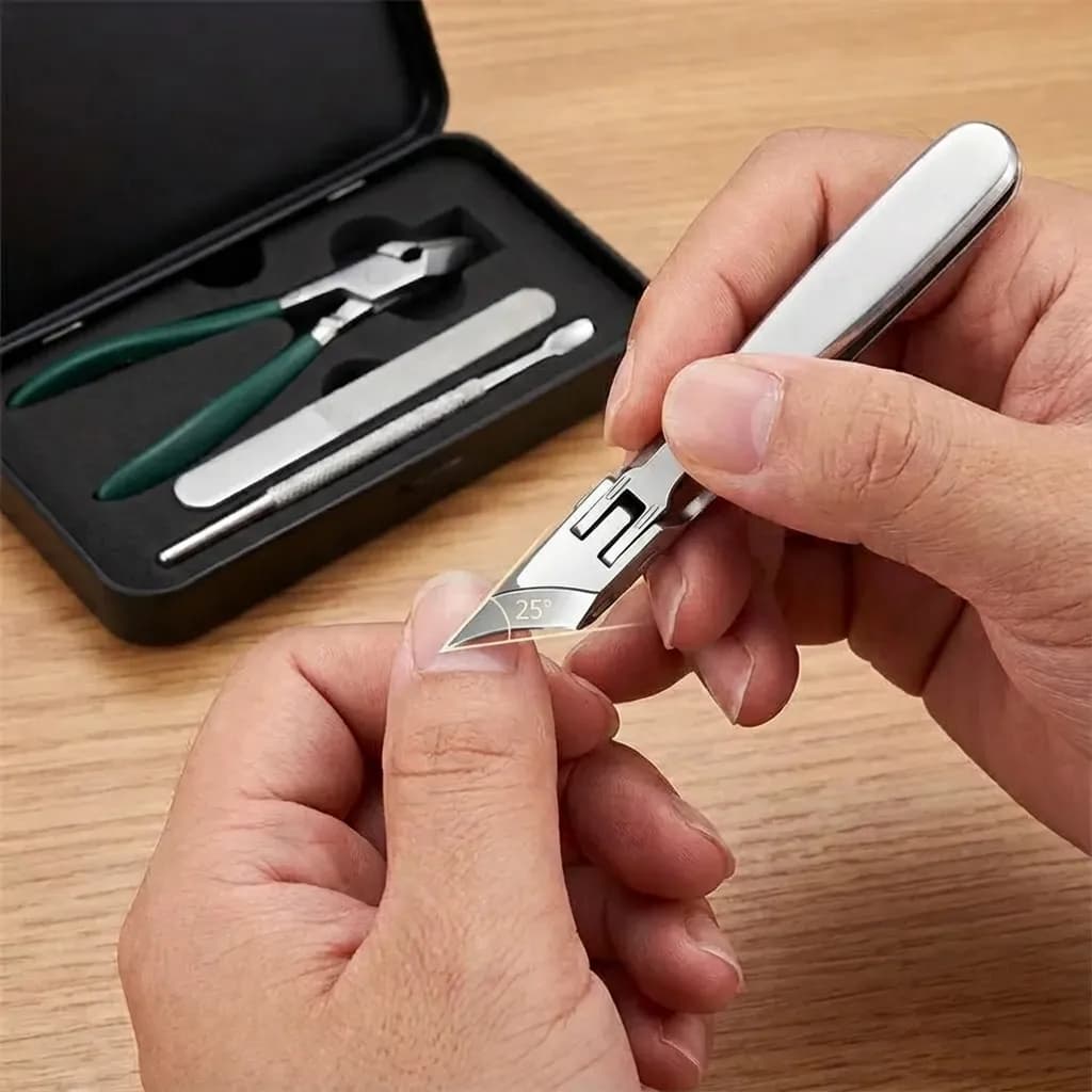 Corta uñas curveado